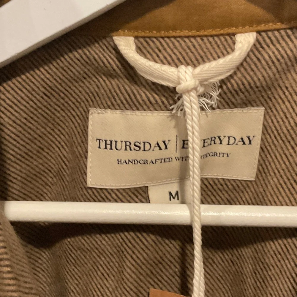 Thursday Boot Company Tan women’s jacket - Picture 3 of 9